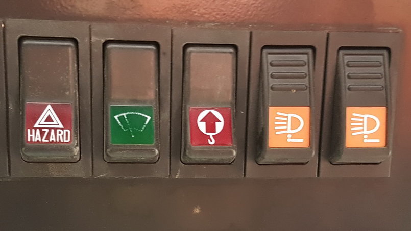 Schalter 2.jpg (116.28 KiB) 10456 mal betrachtet Schalter 2.jpg